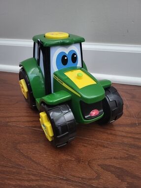 John Deere Tomy Learn N Pop Johnny Tractor Vehicle Counting Toy